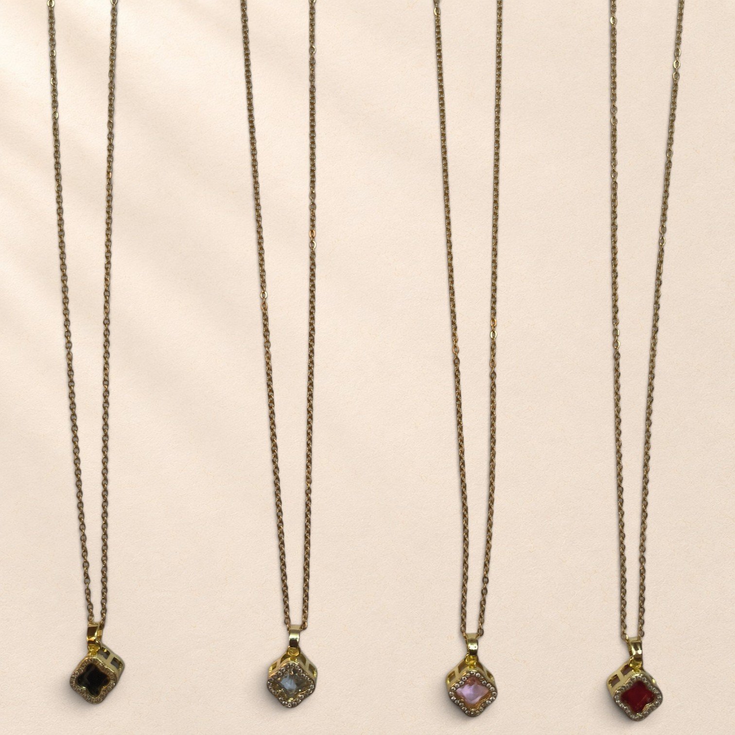 Collier Lucia – petit pendentif géométrique – Image 4