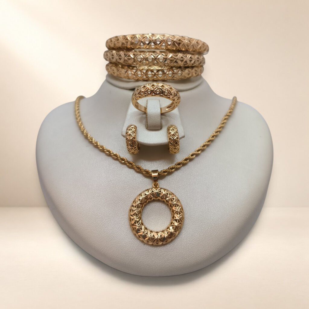 Parure Sélène – anneaux ajourés