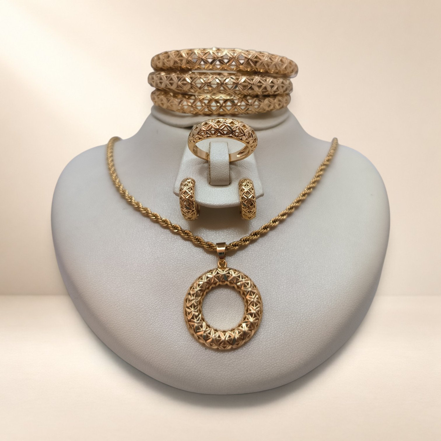 Parure Sélène – anneaux ajourés – Image 1
