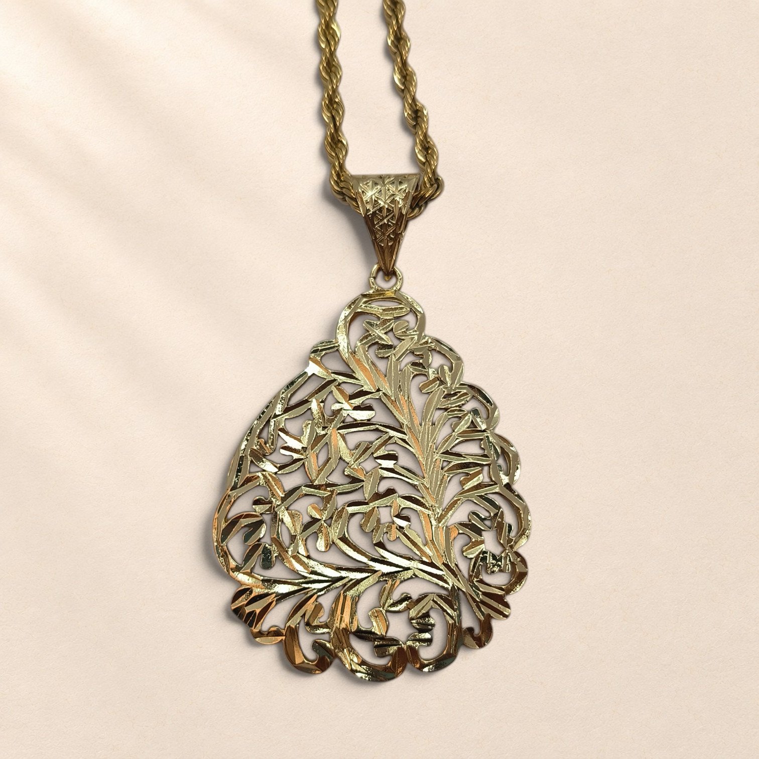 Parure Calista – motifs feuillagés – Image 3